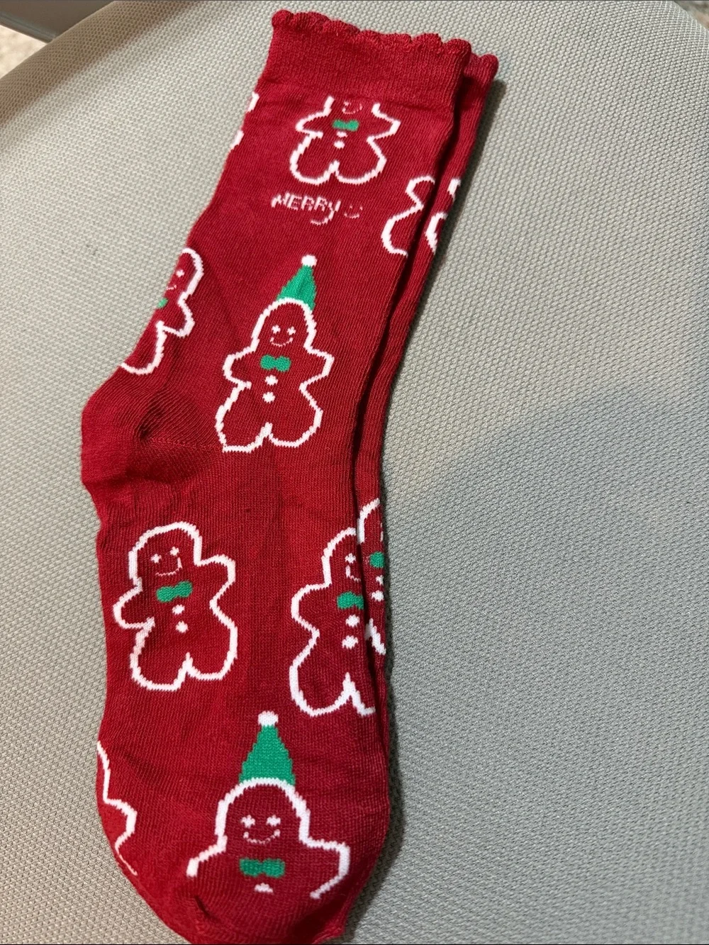 Women’s Red Gingerbread Novelty Crew Socks- NWOT